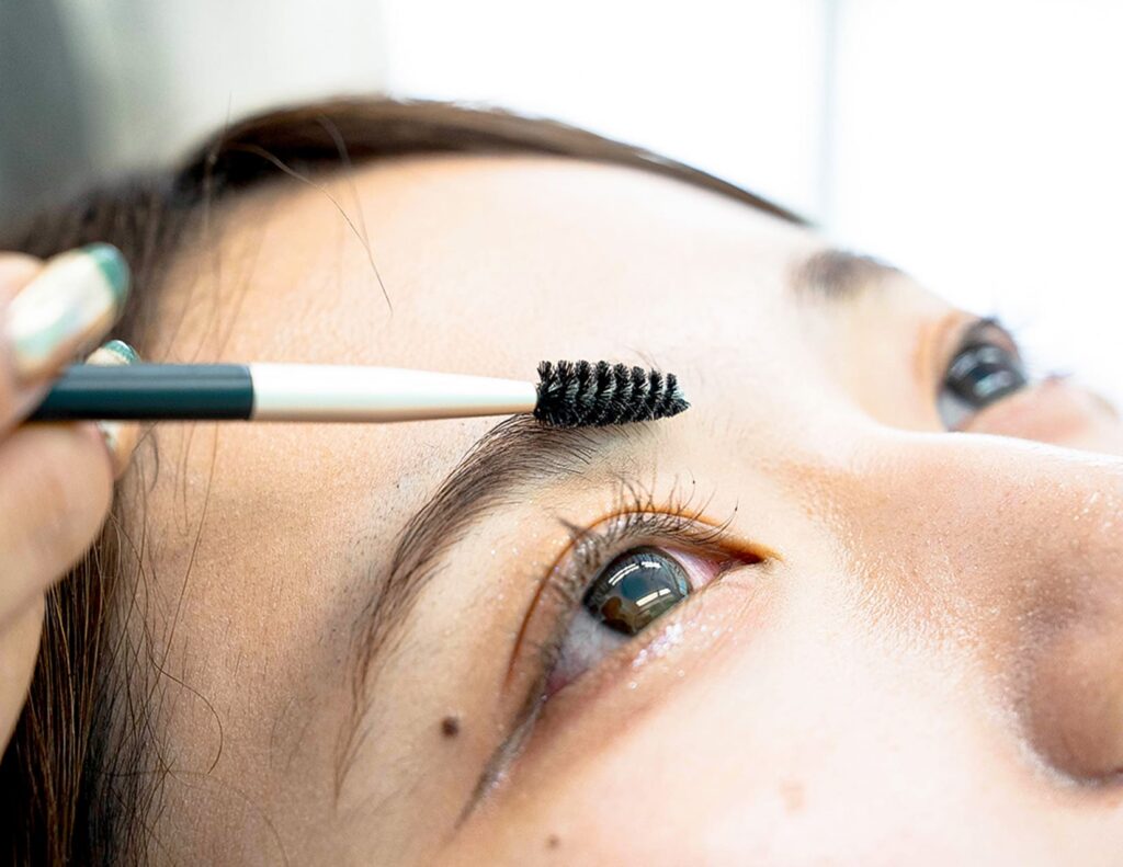 京都初のホワイトニング＆眉毛サロン